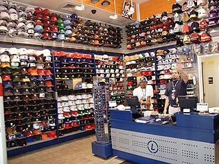 Lids point of purchase display